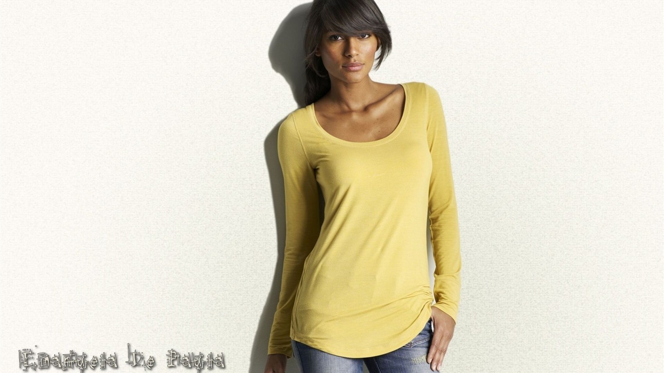 Emanuela De Paula krásnou tapetu #14 - 1366x768