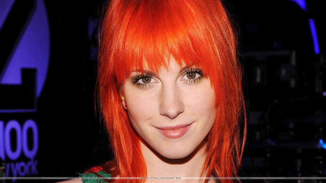 Hayley Williams beautiful wallpaper #22 - 1366x768
