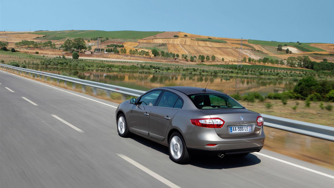 Renault Fluence - 2009 HD Tapety na plochu #23 - 1366x768