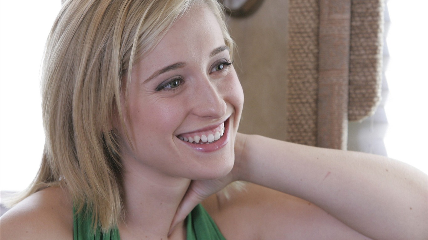 Allison Mack krásnou tapetu #15 - 1366x768