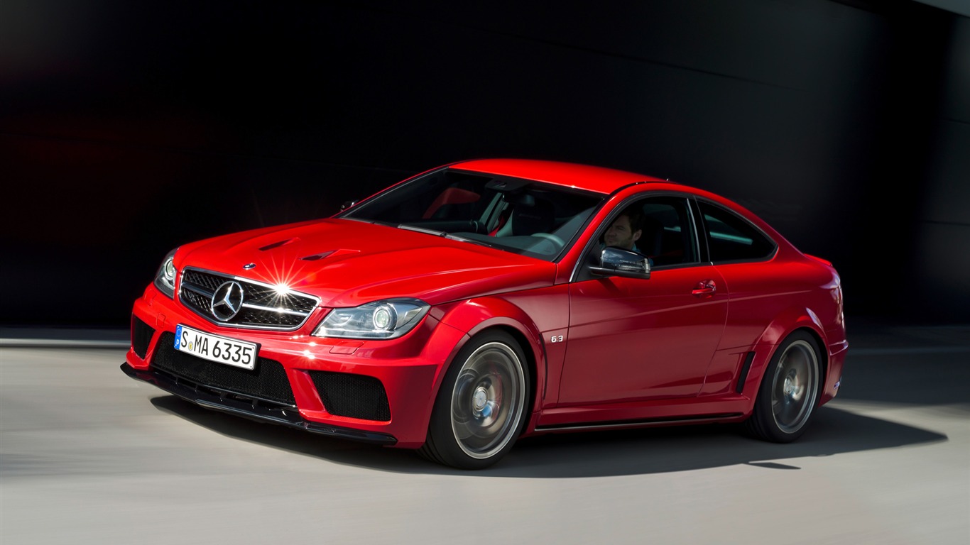 Mercedes-Benz C63 AMG Black Series Coupe - 2011 HD wallpapers #4 - 1366x768