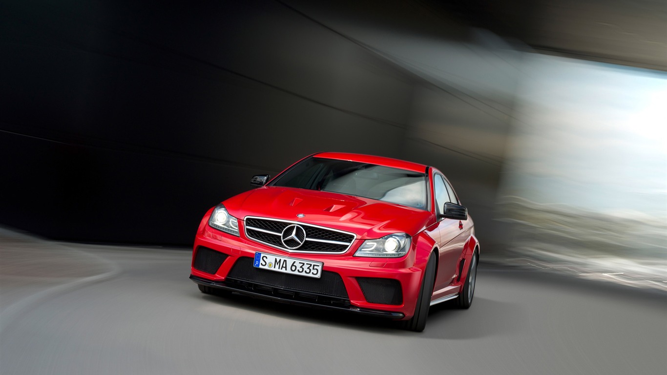 Mercedes-Benz C63 AMG Coupe Black Series - 2011 奔驰5 - 1366x768