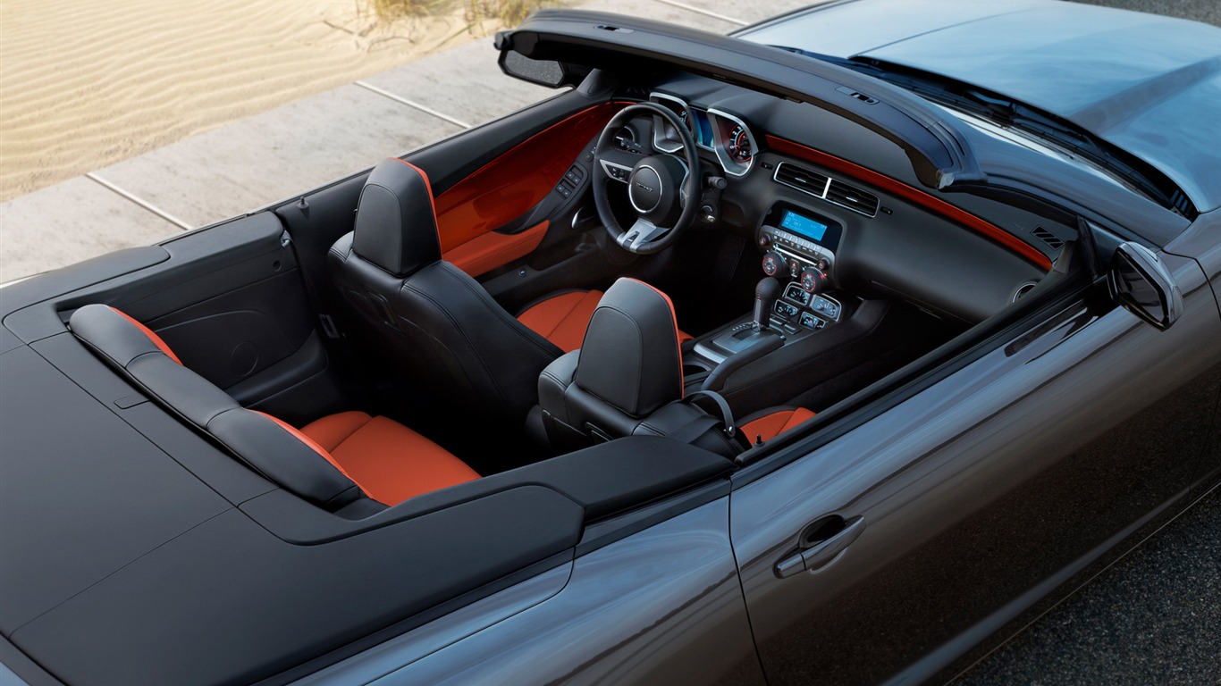 Chevrolet Camaro Convertible - 2010 HD tapety na plochu #8 - 1366x768