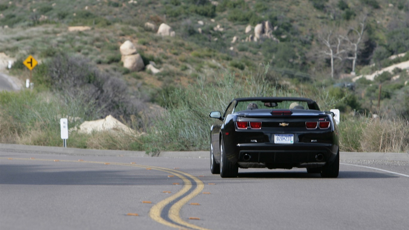 Chevrolet Camaro Convertible - 2010 HD tapety na plochu #14 - 1366x768
