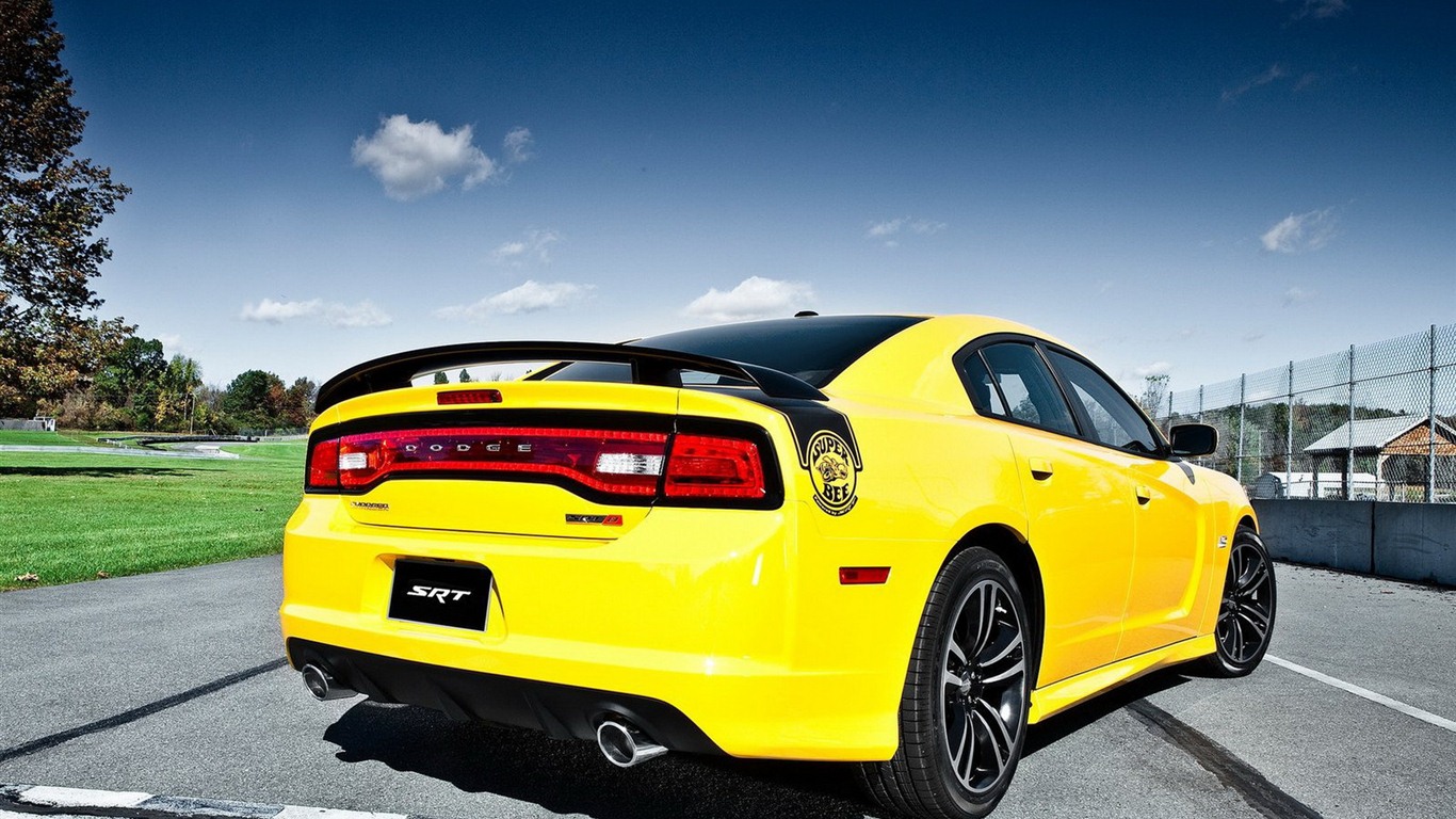 Dodge Charger sports car HD wallpapers #9 - 1366x768