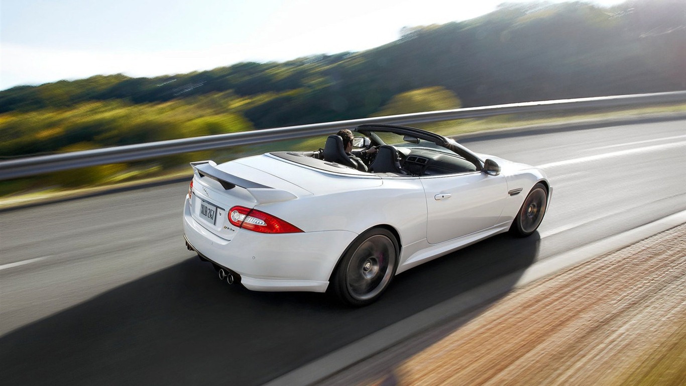 2013 捷豹XK XKR-S Convertible跑车壁纸9 - 1366x768