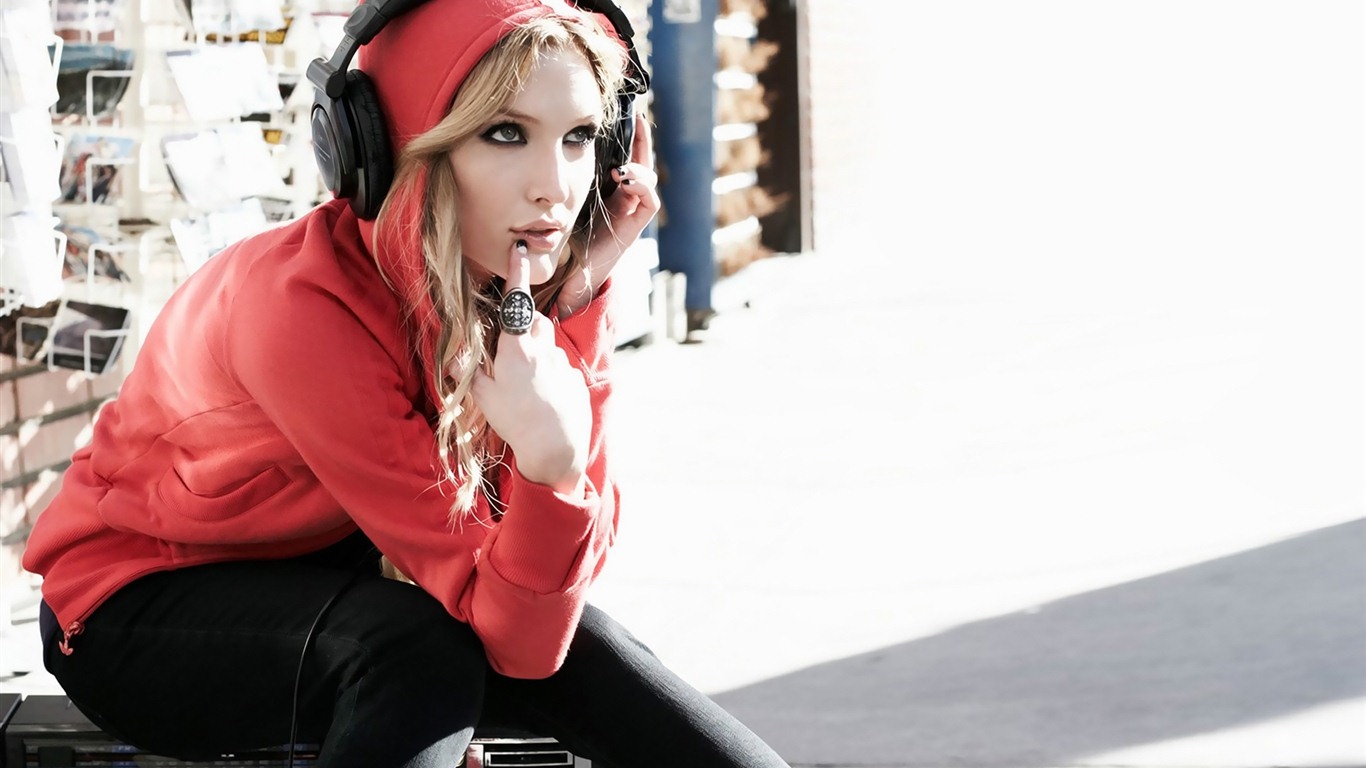 Ashlee Simpson 阿什莉·辛普森 美女壁紙 #18 - 1366x768