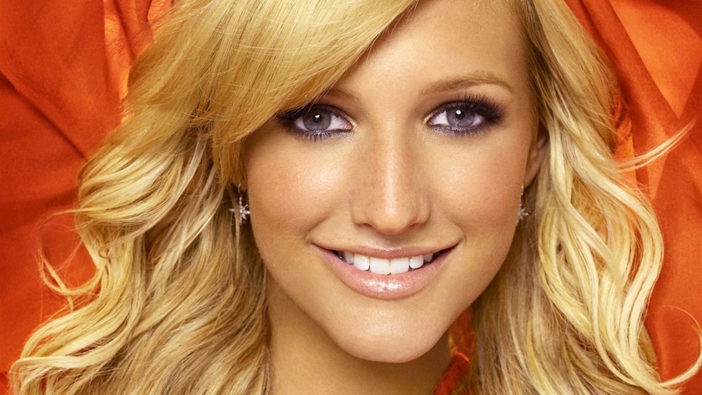 Ashlee Simpson krásnou tapetu #28 - 1366x768