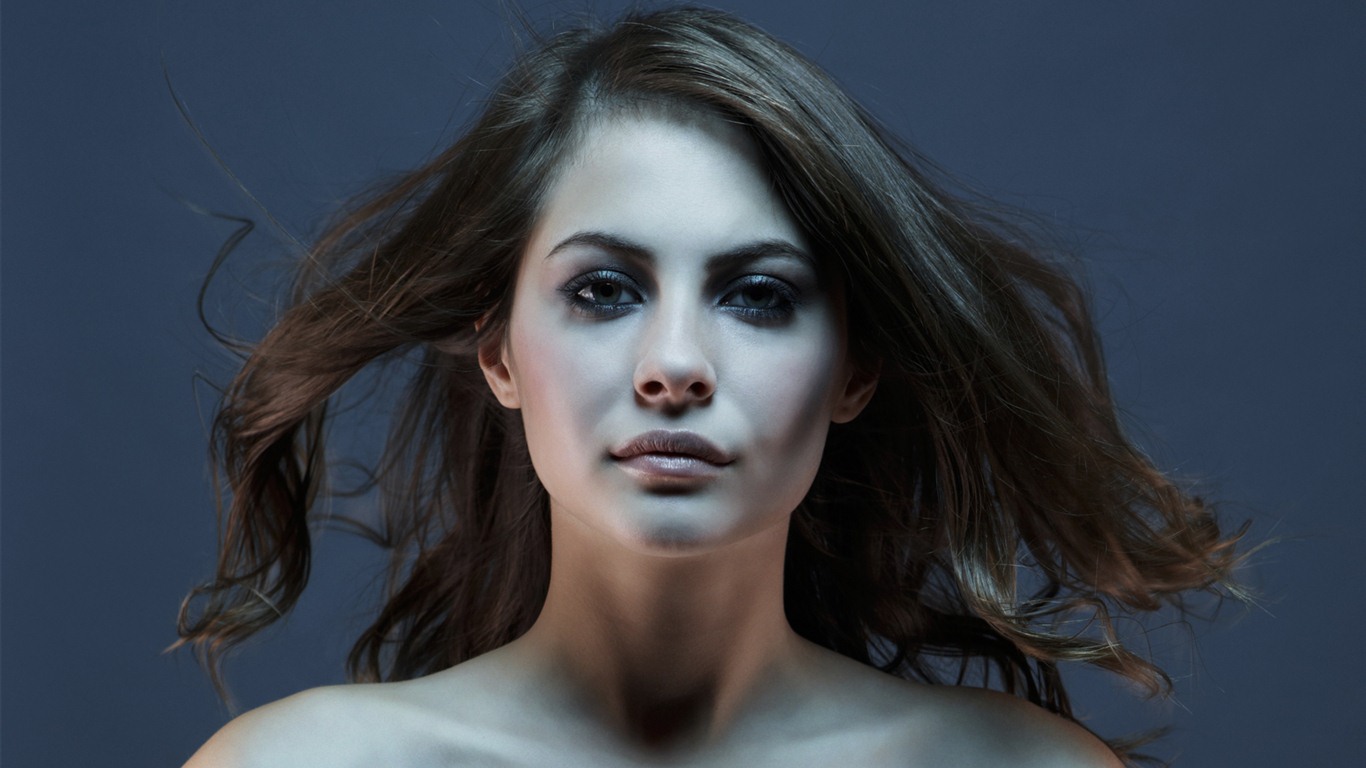 Willa Holland 薇拉·贺兰德 美女壁纸5 - 1366x768