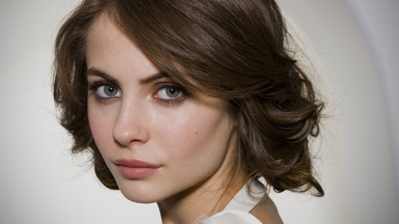 Willa Holland 薇拉·贺兰德 美女壁纸6 - 1366x768