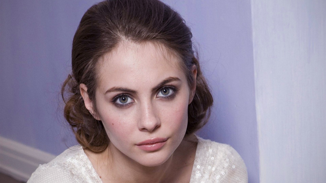 Willa Holland 薇拉·贺兰德 美女壁纸14 - 1366x768