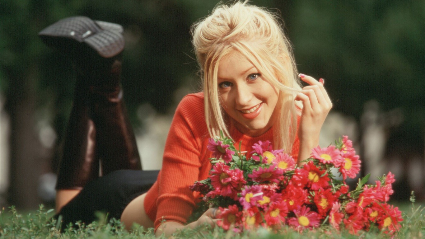 Christina Aguilera 克里斯蒂娜·阿奎萊拉 美女壁紙 #5 - 1366x768
