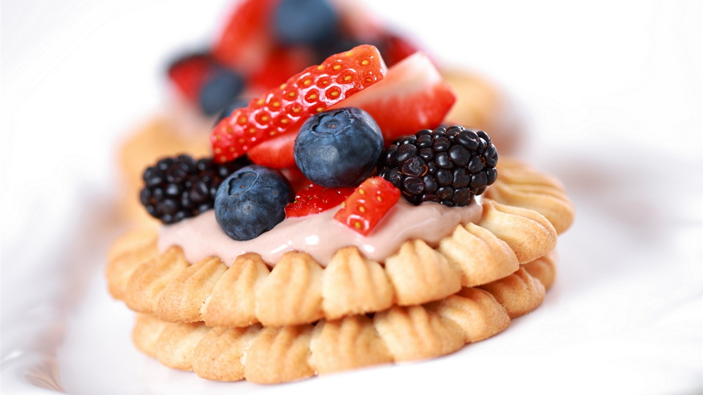 Rich and attractive gourmet desserts wallpapers #12 - 1366x768