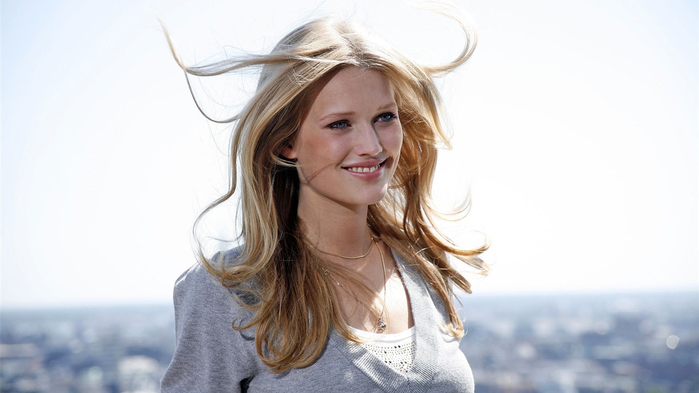 Toni Garrn 托妮·伽姆 美女壁紙 #15 - 1366x768