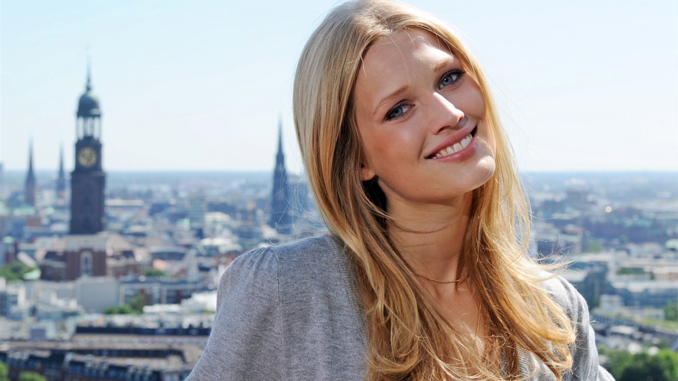 Toni Garrn 托妮·伽姆 美女壁紙 #20 - 1366x768