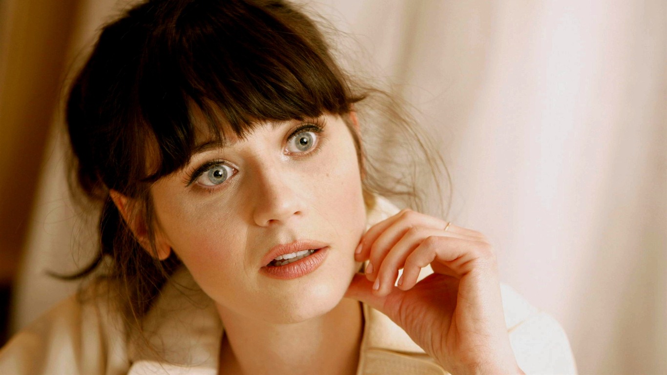 Zooey Deschanel 佐伊·丹斯切爾 美女壁紙 #7 - 1366x768