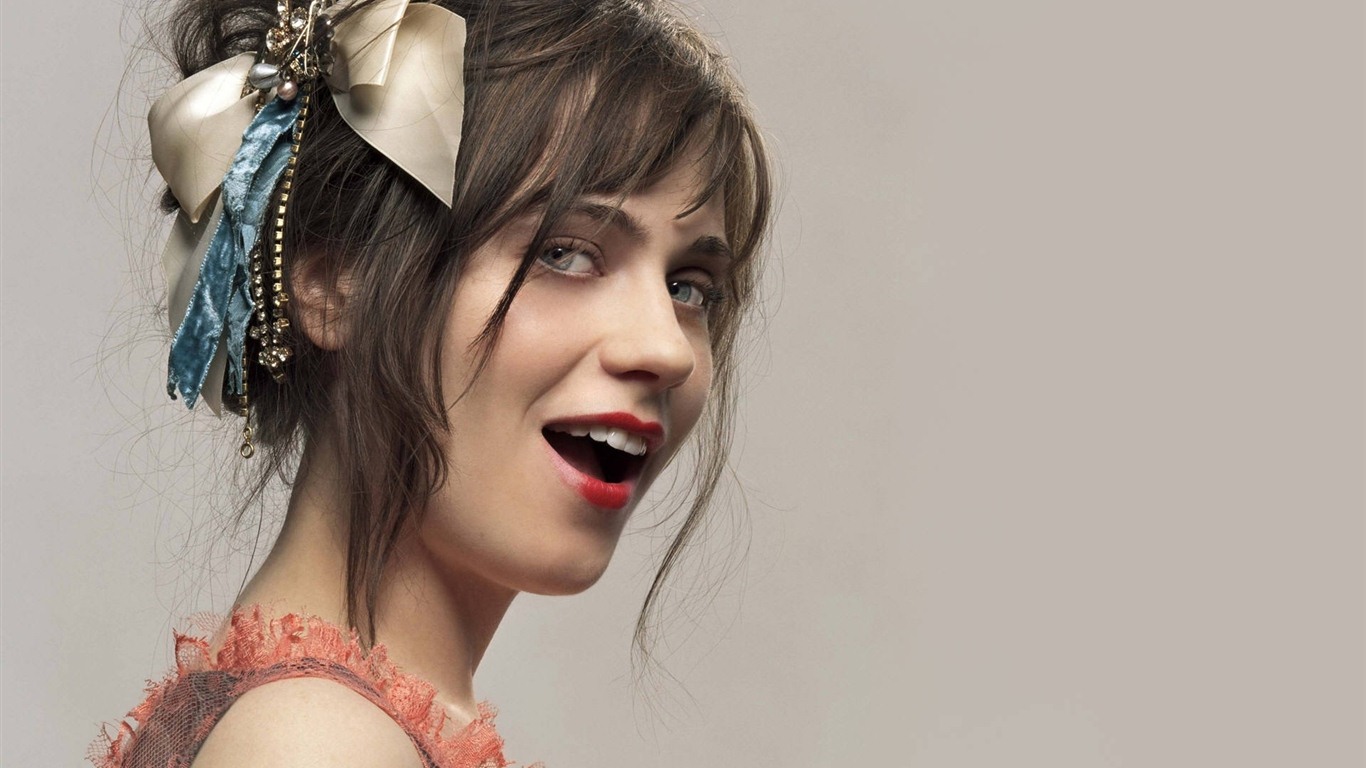 Zooey Deschanel 佐伊·丹斯切爾 美女壁紙 #26 - 1366x768