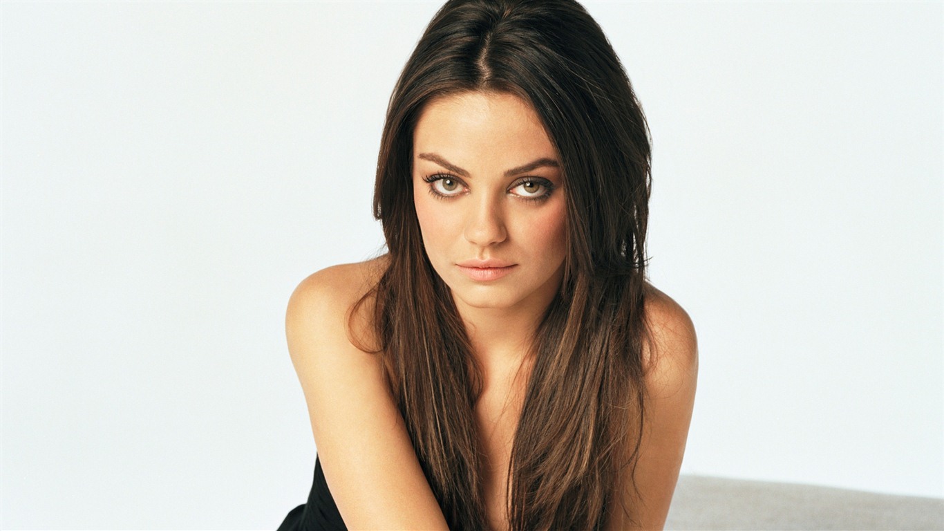 Mila Kunis 米拉·庫妮絲 美女壁紙 #13 - 1366x768
