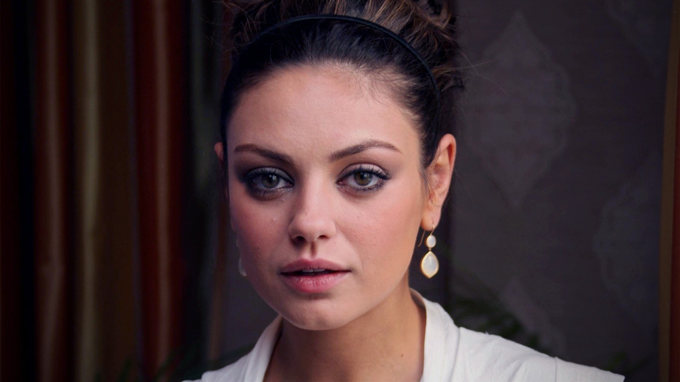 Mila Kunis 米拉·庫妮絲 美女壁紙 #16 - 1366x768