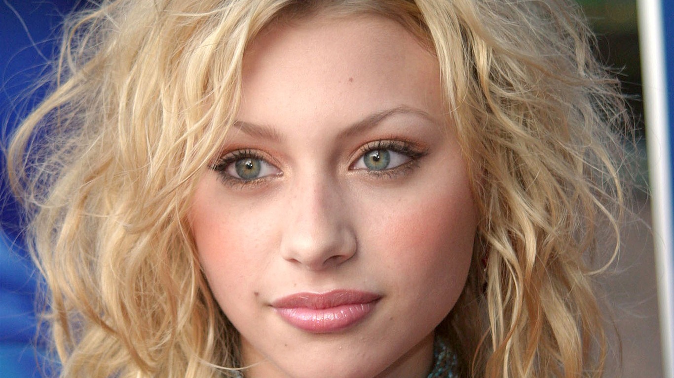 Alyson Michalka 艾莉森·米夏卡 美女壁紙 #3 - 1366x768