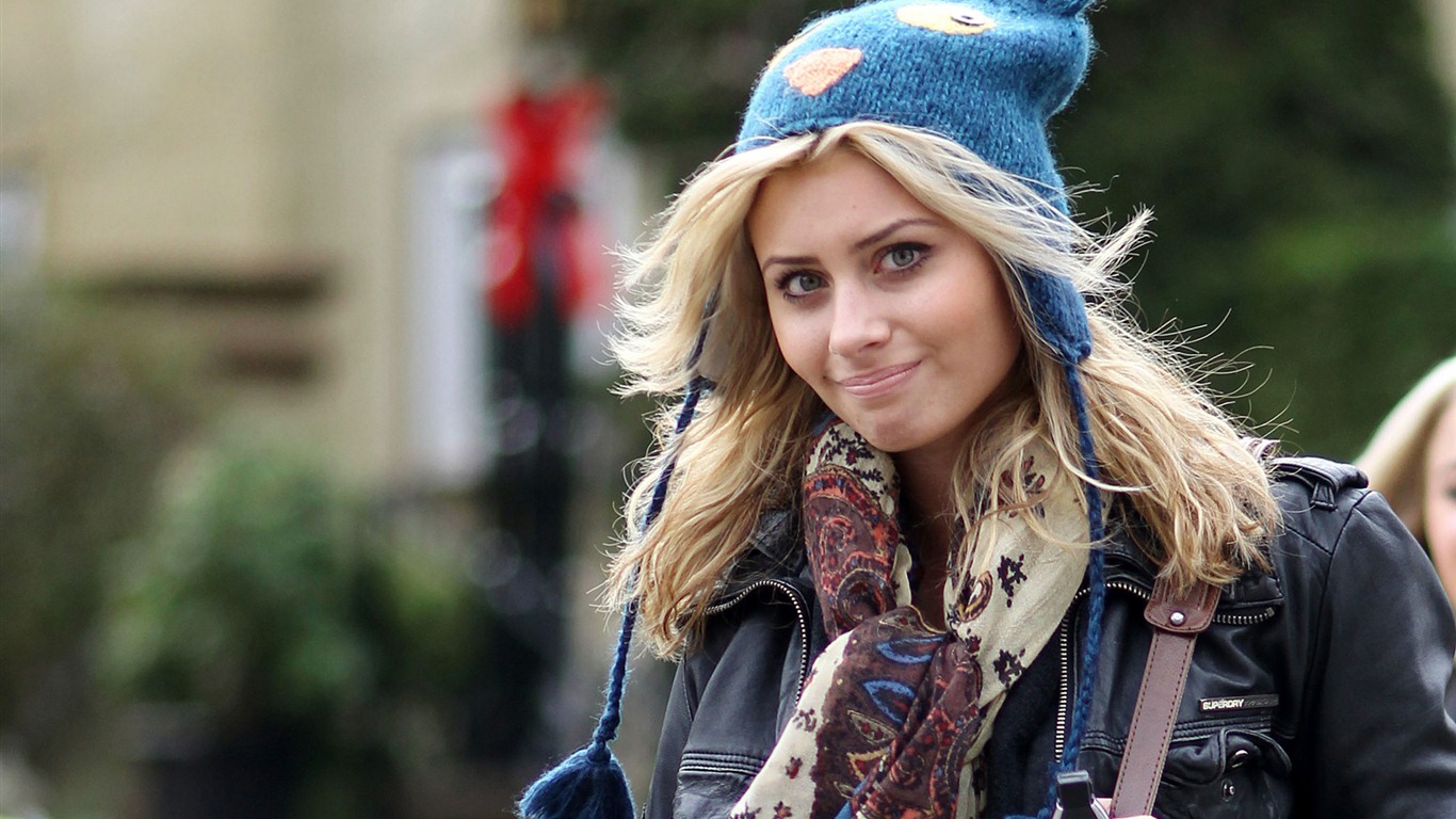 Alyson Michalka krásné tapety na plochu #17 - 1366x768