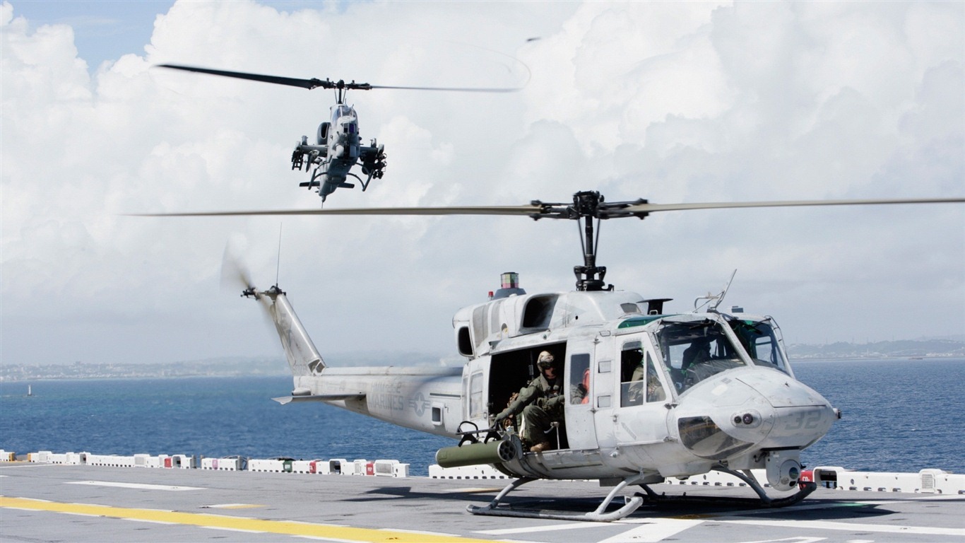 Fonds d'écran HD hélicoptères militaires #16 - 1366x768