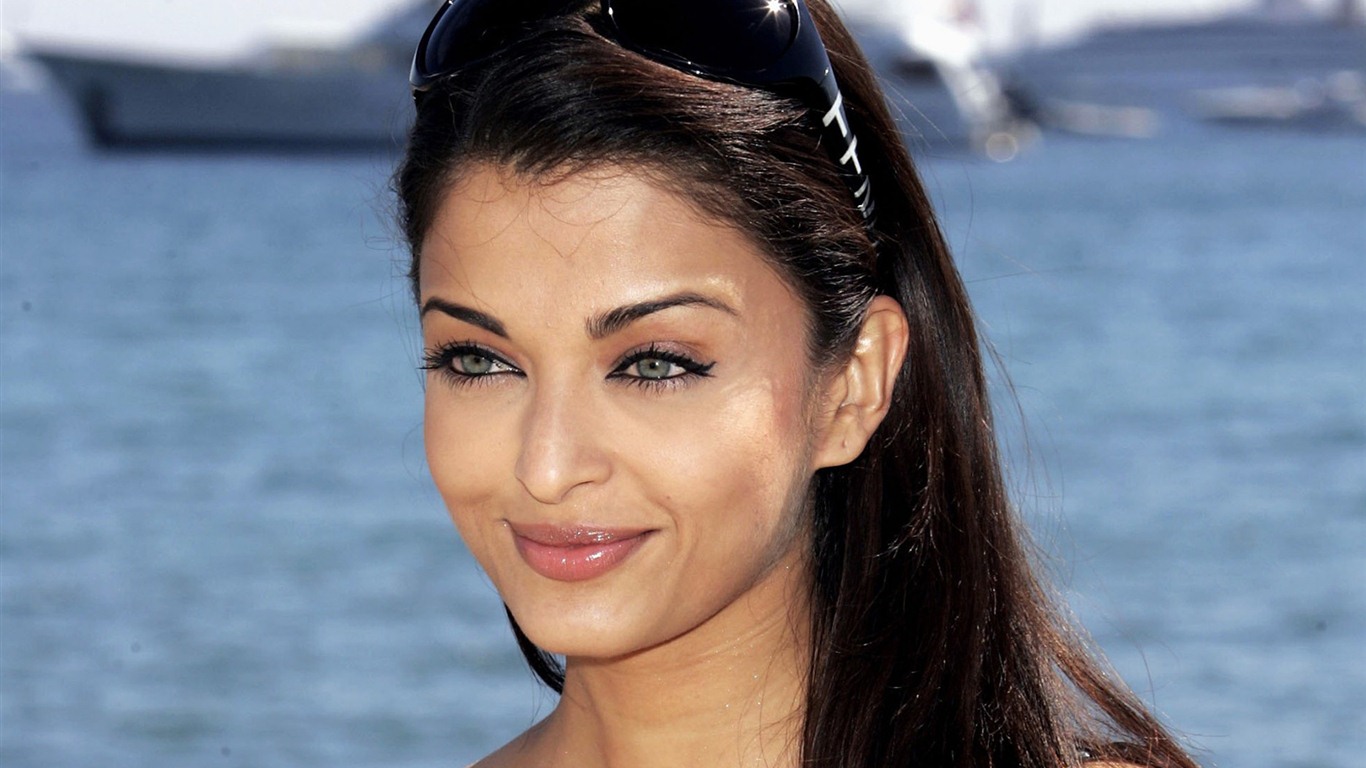 Aishwarya Rai 艾西瓦婭·雷 美女壁紙 #17 - 1366x768