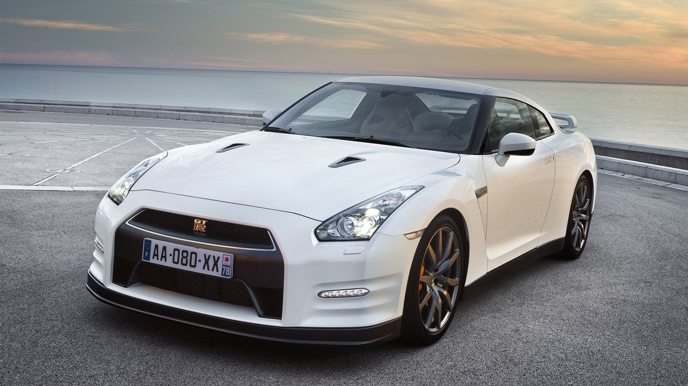 Nissan GT-R Egoist 2011 日产GT-R 利己主义 高清壁纸1 - 1366x768