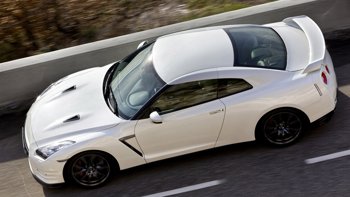 Nissan GT-R egoista 2011 HD tapety na plochu #5 - 1366x768