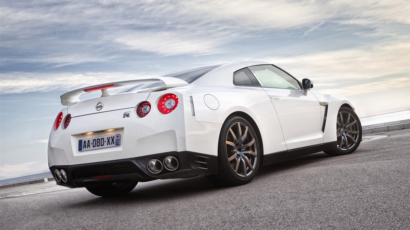 Nissan GT-R Egoist 2011 日产GT-R 利己主义 高清壁纸19 - 1366x768