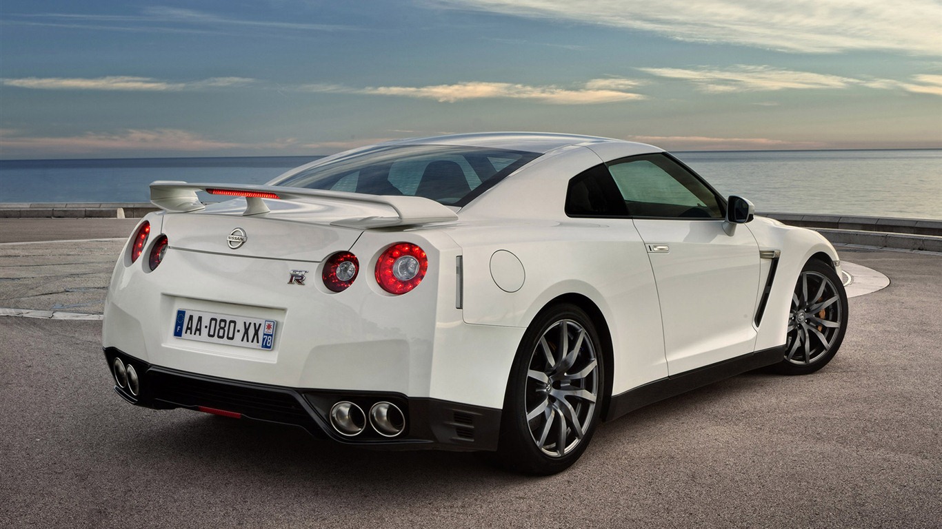 Nissan GT-R Egoist 2011 日產GT-R 利己主義高清壁紙 #23 - 1366x768