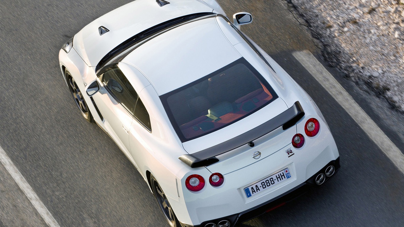 Nissan GT-R Egoist 2011 HD wallpapers #26 - 1366x768