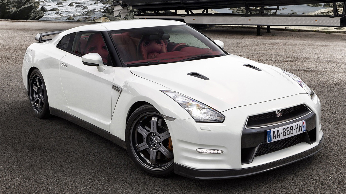 Nissan GT-R egoista 2011 HD tapety na plochu #28 - 1366x768