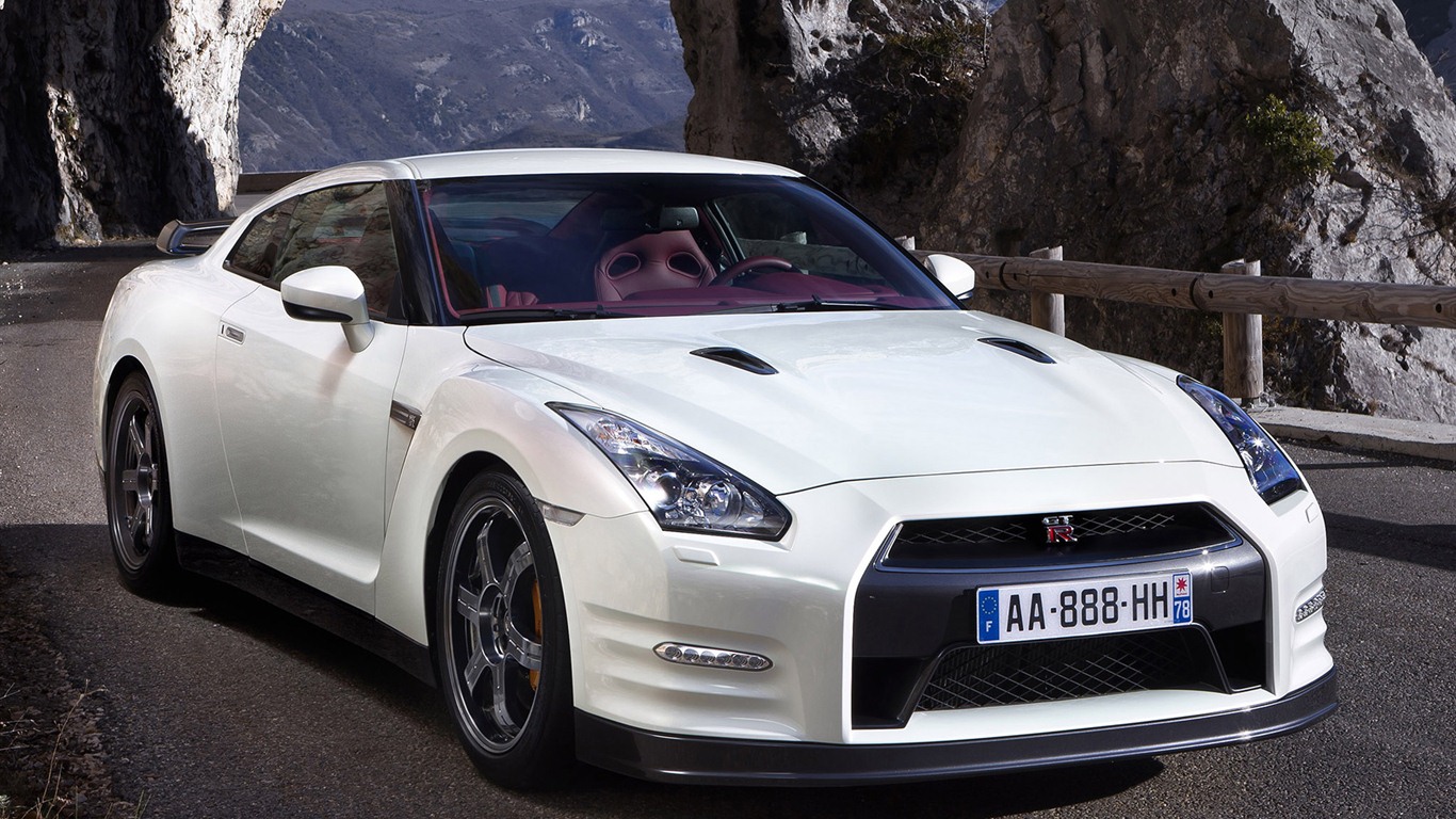 Nissan GT-R egoista 2011 HD tapety na plochu #29 - 1366x768