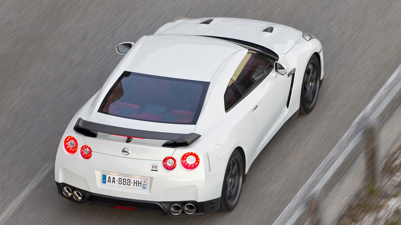 Nissan GT-R Egoist 2011 HD wallpapers #33 - 1366x768
