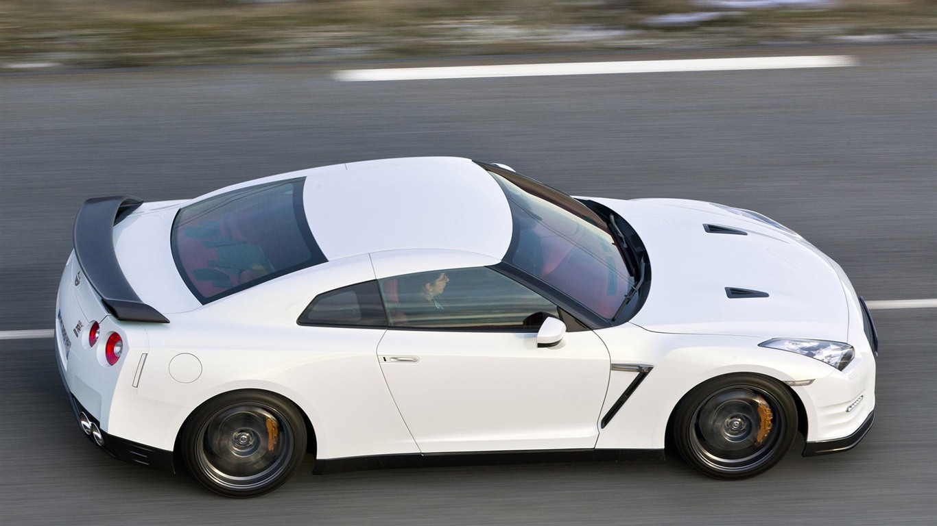 Nissan GT-R egoista 2011 HD tapety na plochu #35 - 1366x768