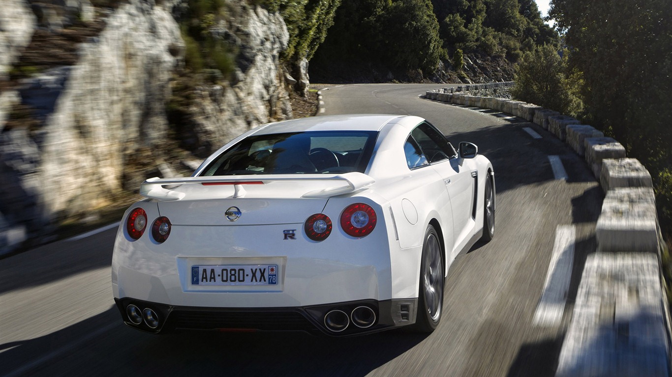 Nissan GT-R Egoist 2011 fonds d'écran HD #37 - 1366x768