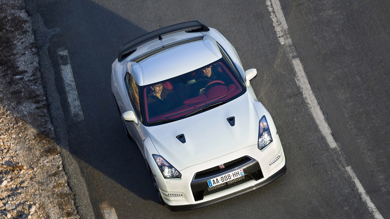 Nissan GT-R egoista 2011 HD tapety na plochu #38 - 1366x768