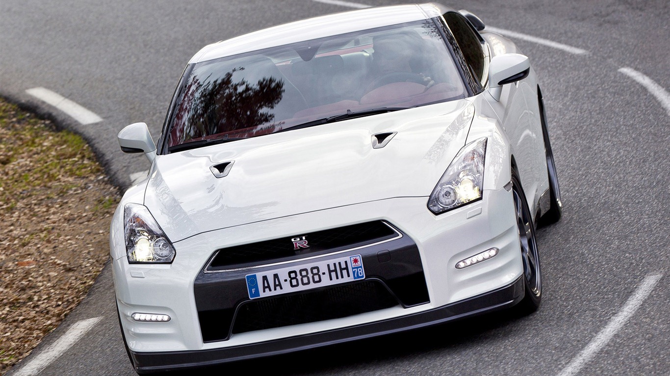 Nissan GT-R egoista 2011 HD tapety na plochu #39 - 1366x768