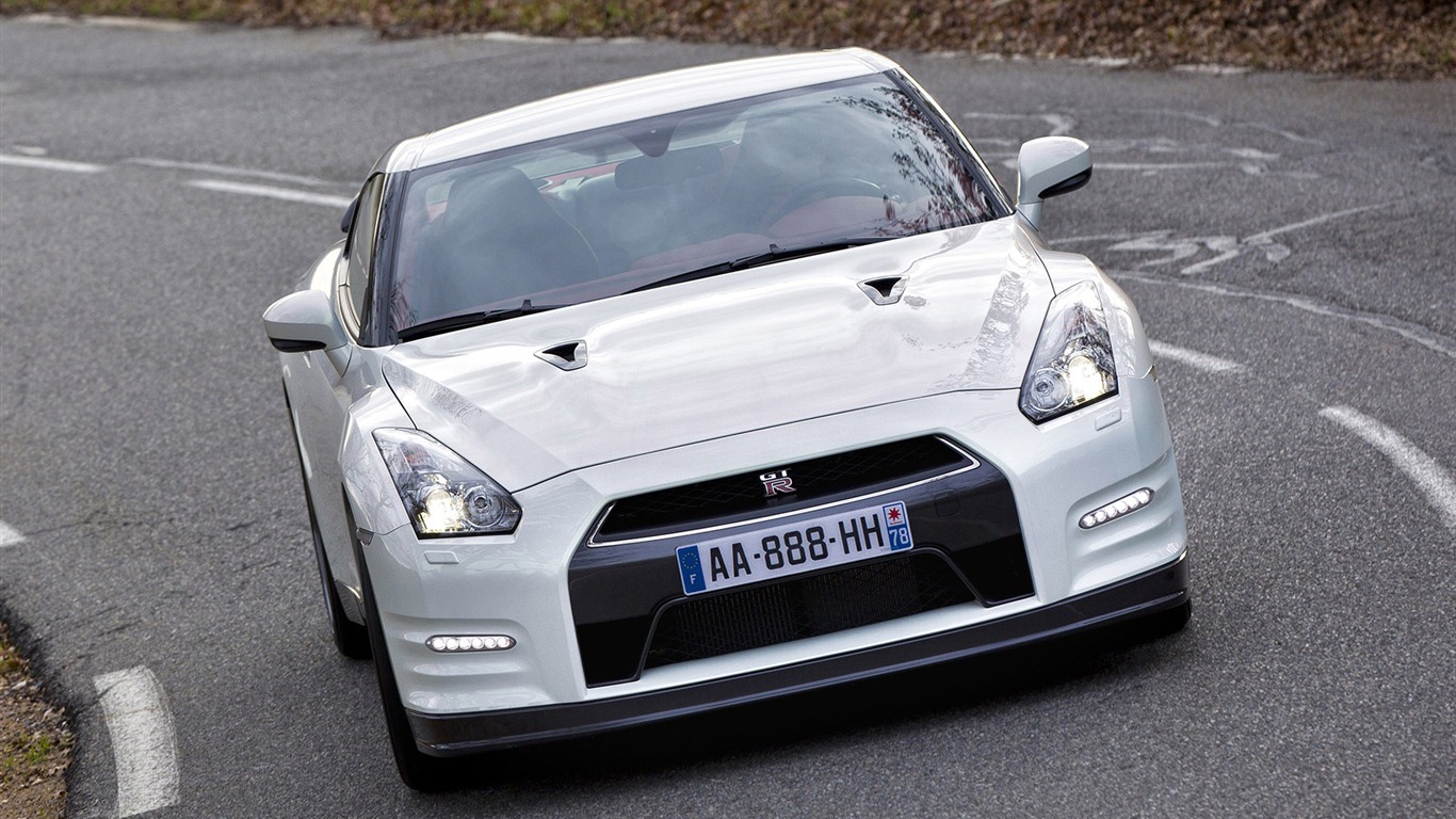 Nissan GT-R Egoist 2011 日产GT-R 利己主义 高清壁纸40 - 1366x768