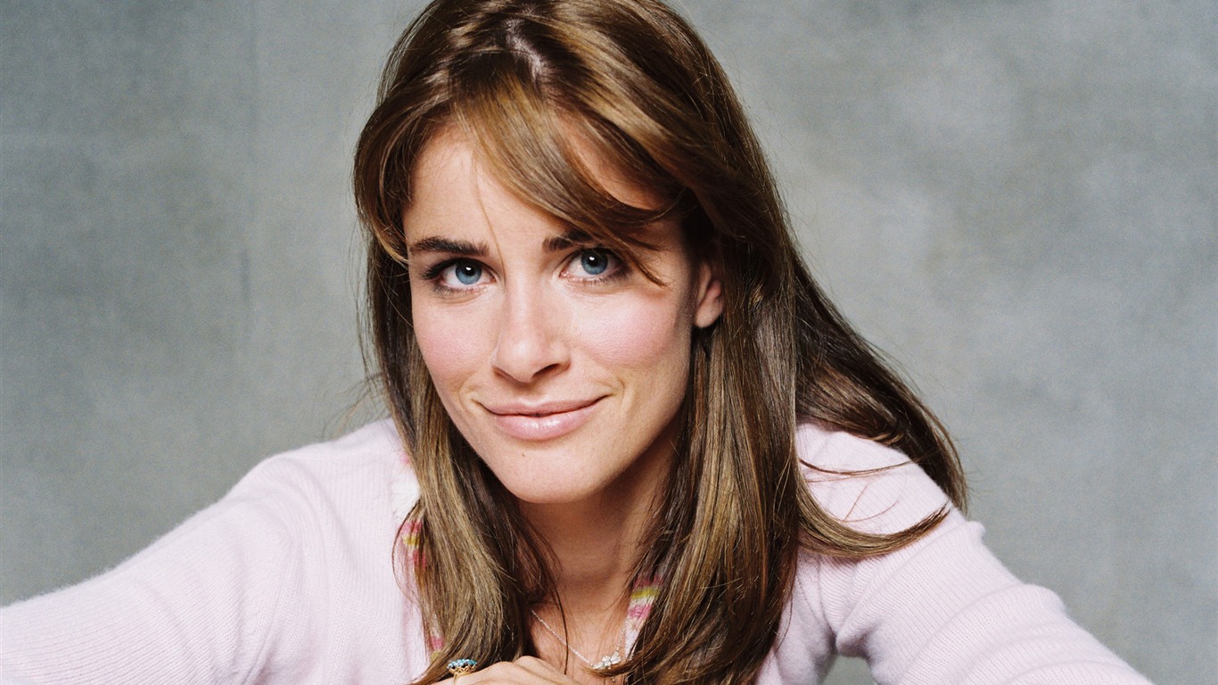 Amanda Peet schöne Hintergrundbilder #8 - 1366x768