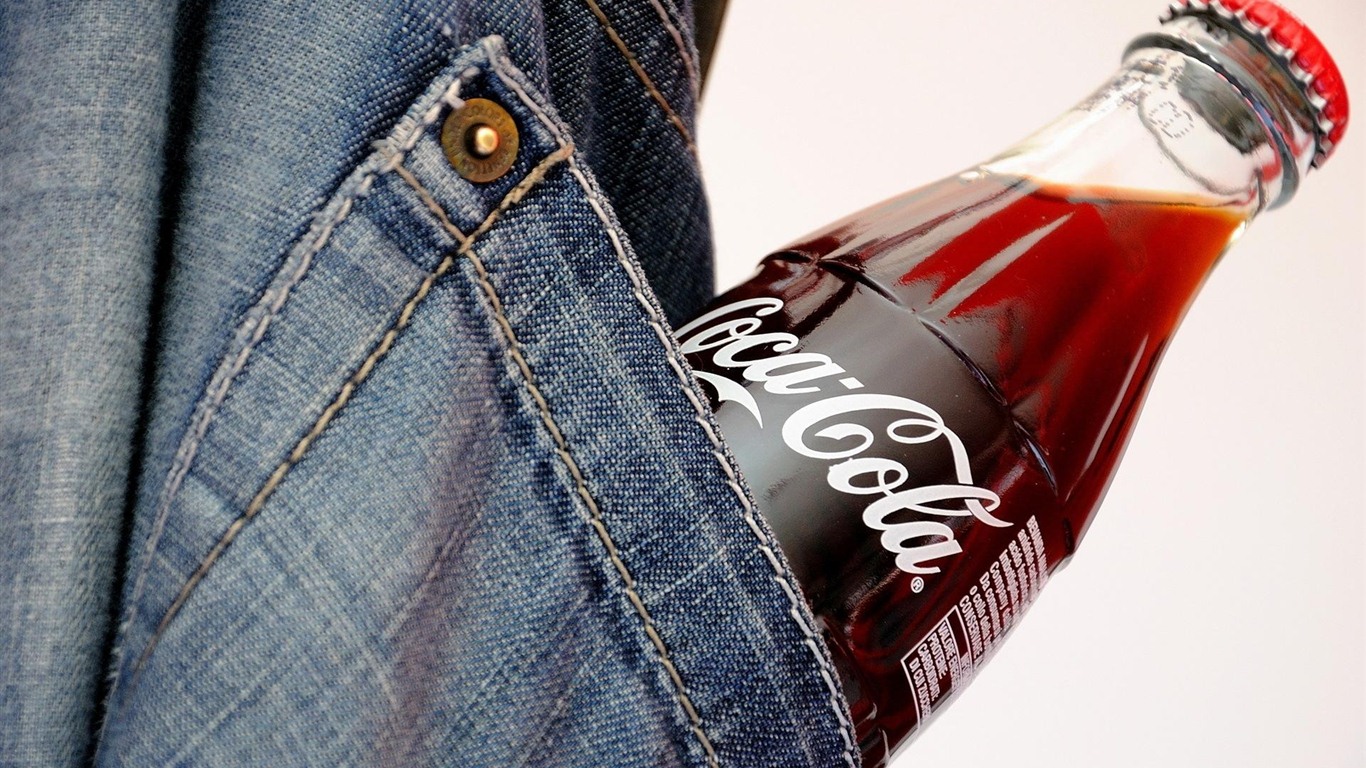 Coca-Cola belle annonce papier peint #20 - 1366x768