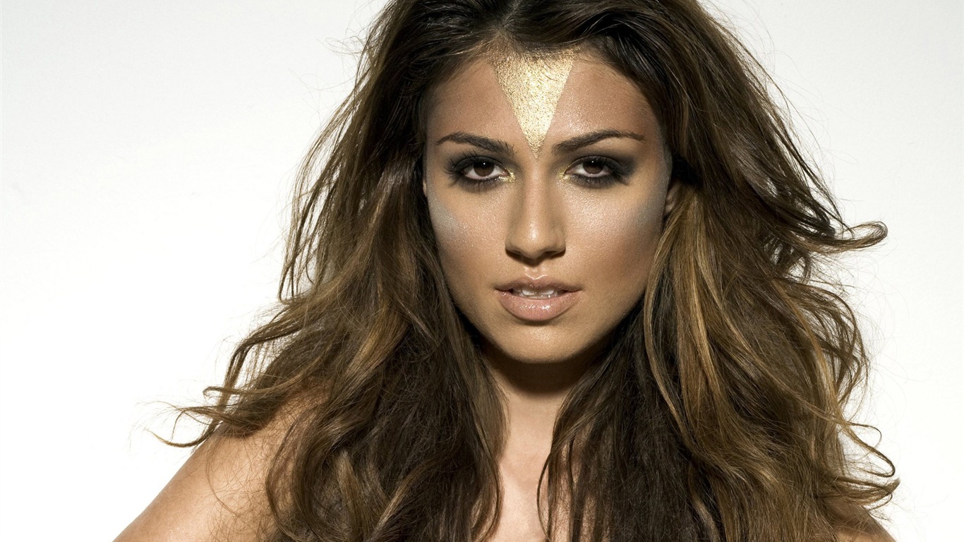 Gabriella Cilmi fonds d'écran magnifiques #12 - 1366x768