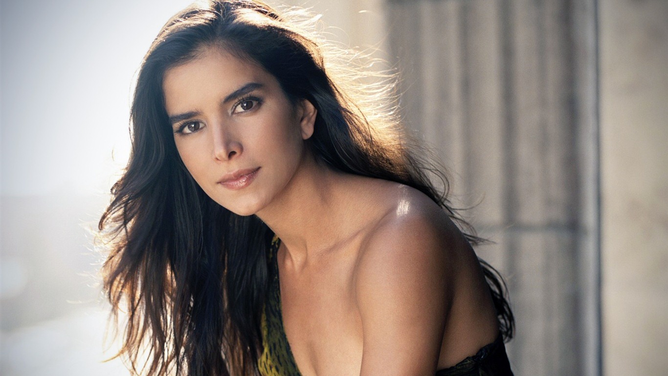 Patricia Velasquez krásné tapety na plochu #1 - 1366x768