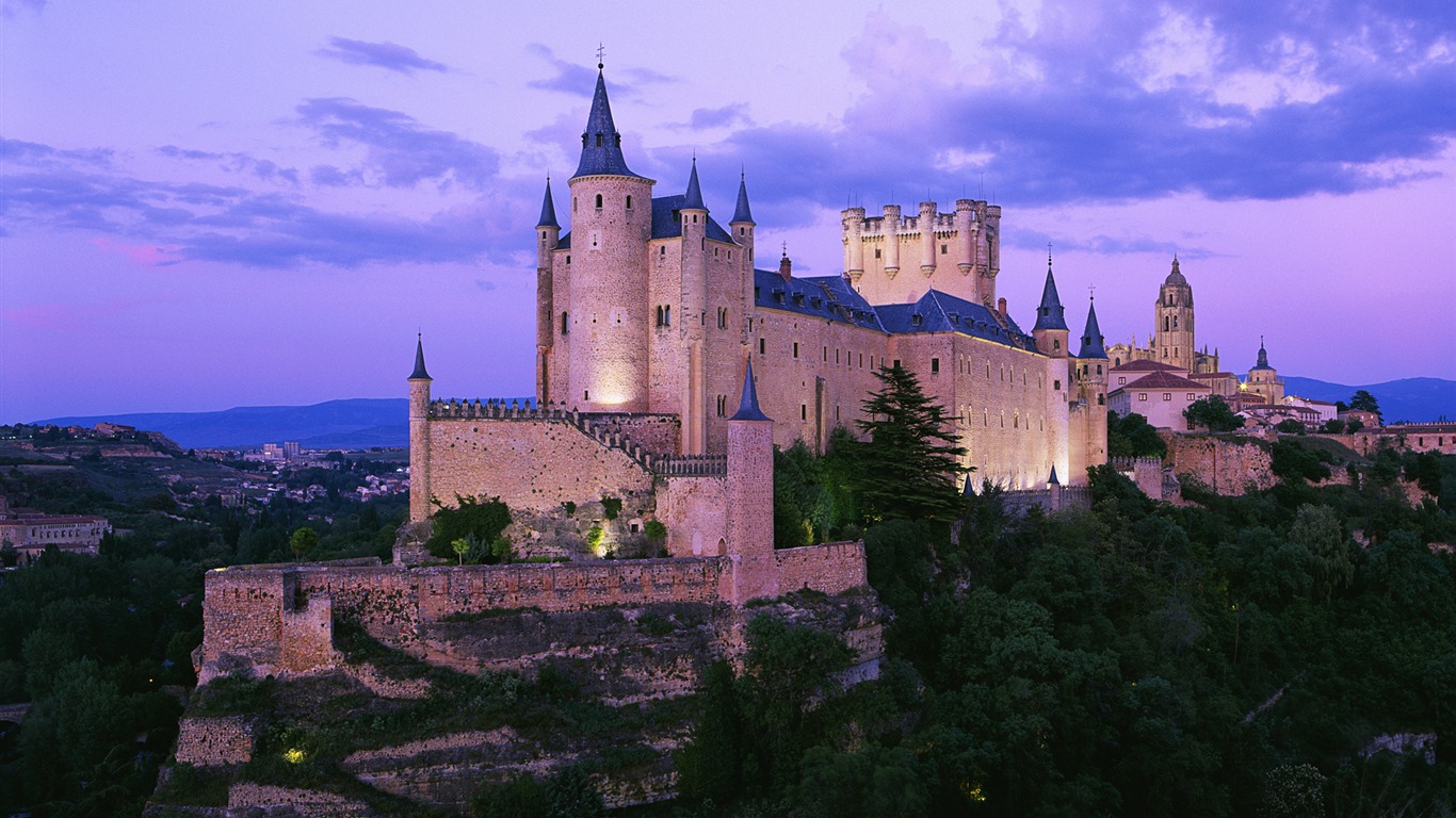 Windows 7 壁纸：欧洲的城堡1 - 1366x768