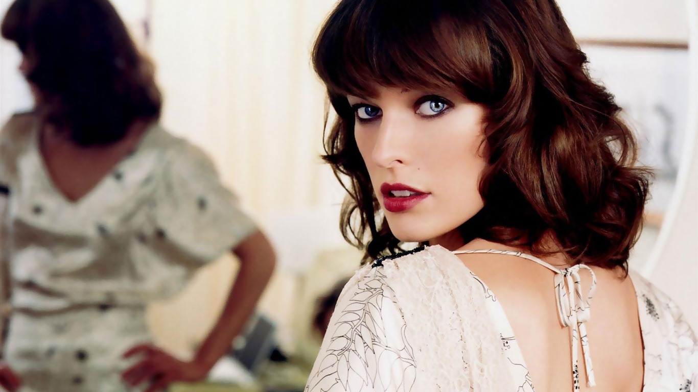 Milla Jovovich 米拉·喬沃維奇 美女壁紙 #9 - 1366x768