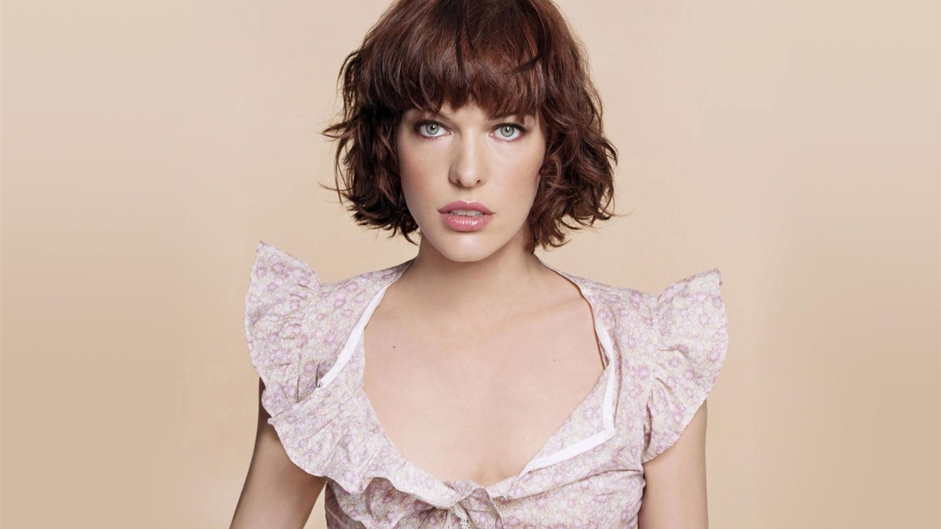 Milla Jovovich tapety na plochu krásné #10 - 1366x768