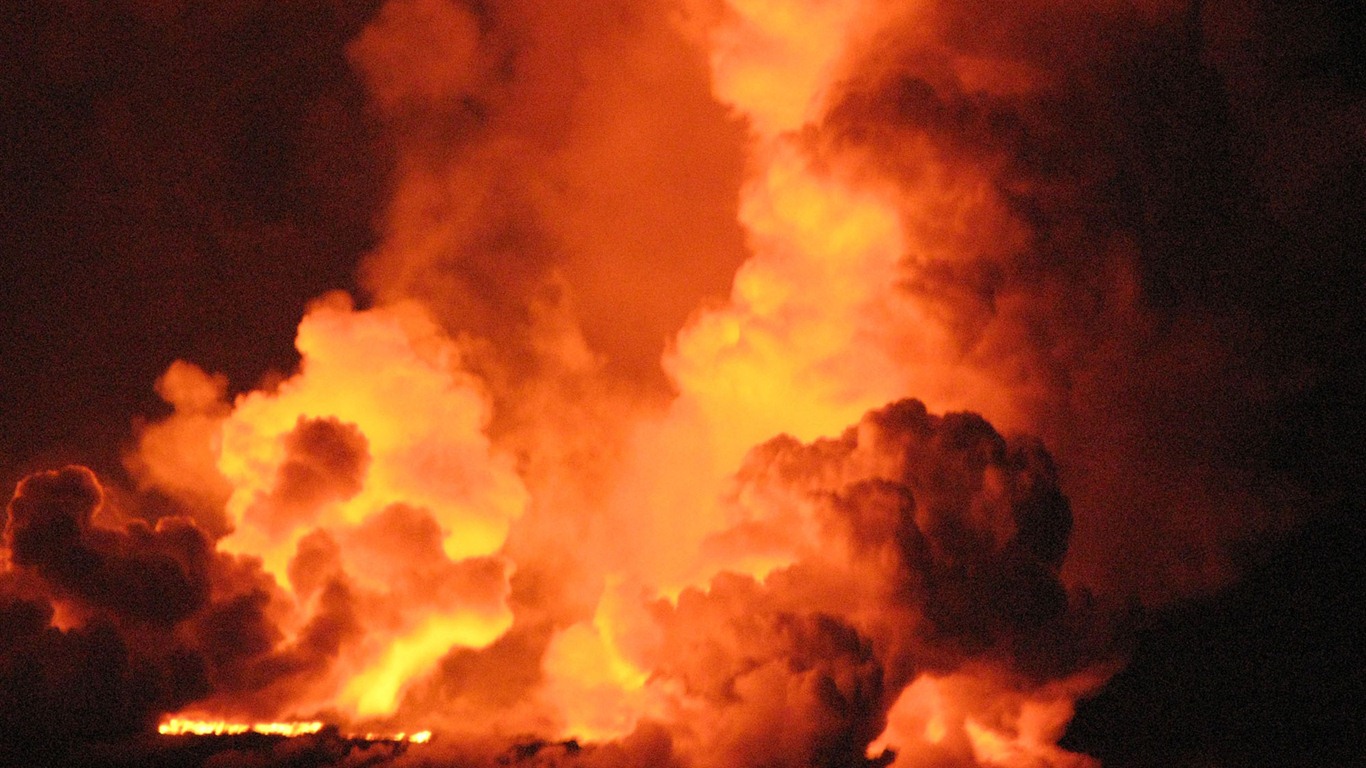 壮大な風景の壁紙の火山噴火 #2 - 1366x768