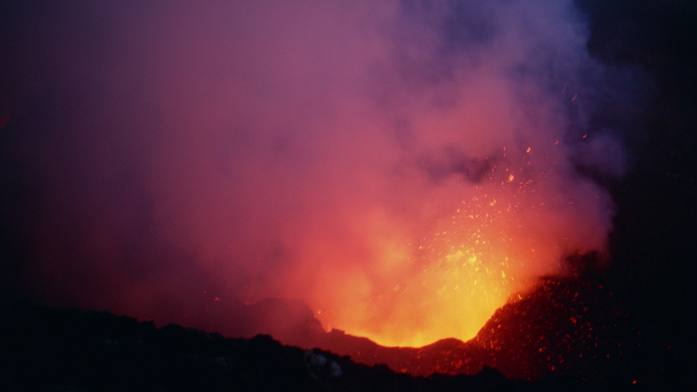Sopečná erupce nádherné krajiny tapety #12 - 1366x768