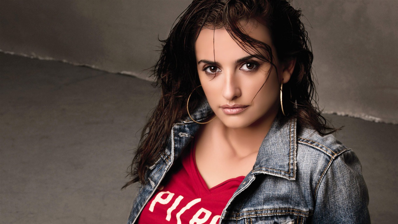 Penelope Cruz HD tapety na plochu #2 - 1366x768